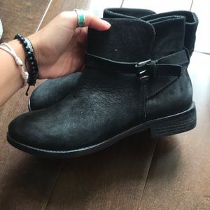 BDG black boots
